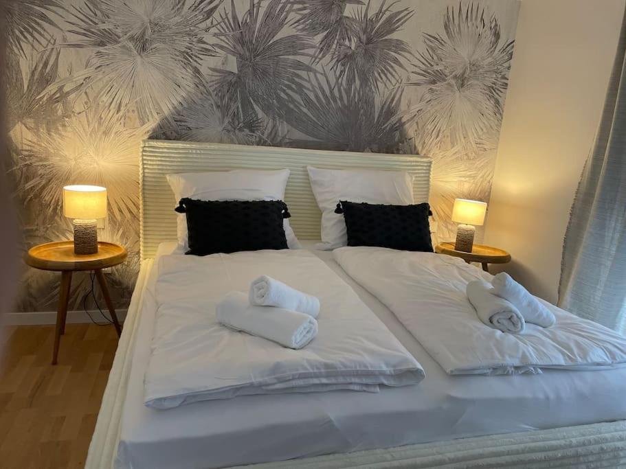 Grafschafft Angenehmes Wohnen - Ferienwohnung Mit 2 Schlafzimmern 皮尔纳 外观 照片